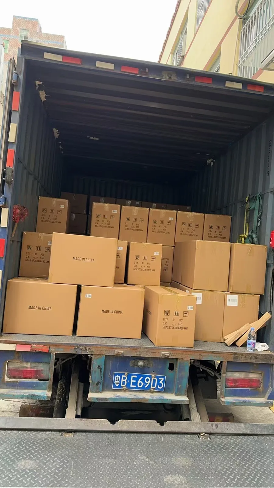 Private-Label Red Light Wearables for a U.S. Wellness Brand 2 Cartons of red light products loaded onto a truck for shipment